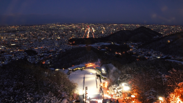 大倉山展望台冬の見どころは夜景？