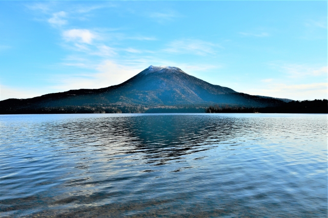 阿寒湖と摩周湖どっちが観光におすすめ？写真で景色を比較！
