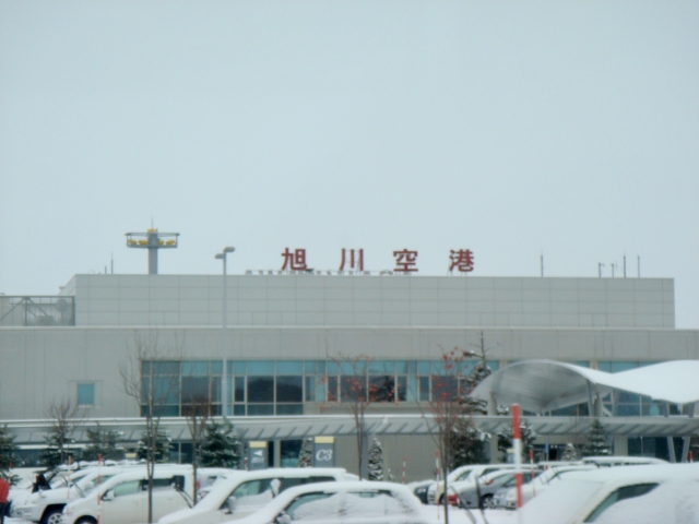 旭川空港の雪での欠航確率は？帰れない時はどうする？